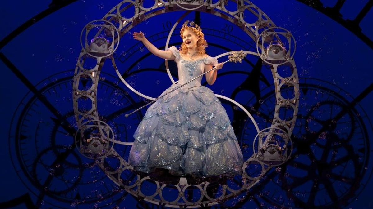 The final performances are Sunday of this run of the Broadway musical about how the Wicked Witch of the West and Glinda the Good came to be.