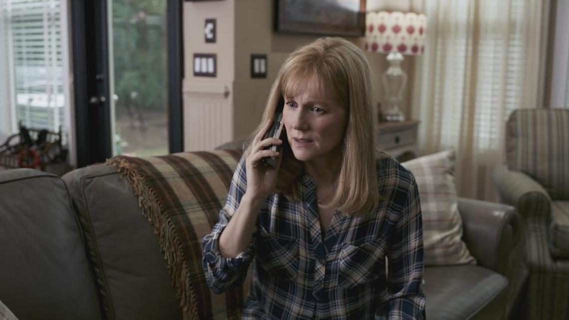 LAURA LINNEY as Lorrie Sullenberger in Warner Bros. Pictures’ and Village Roadshow Pictures’ drama “SULLY,” a Warner Bros. Pictures release.