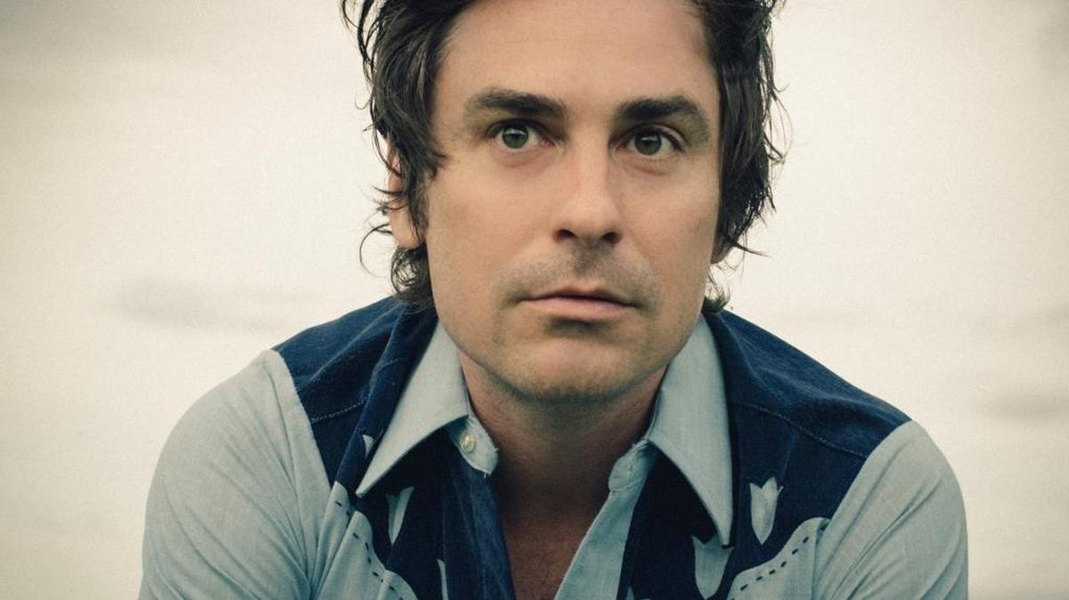 Eliot Bronson performs at Evening Muse on Friday.
