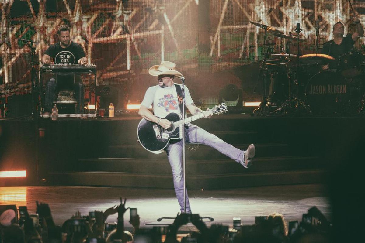 Jason Aldean performs at PNC Music Pavilion on Thursday night.