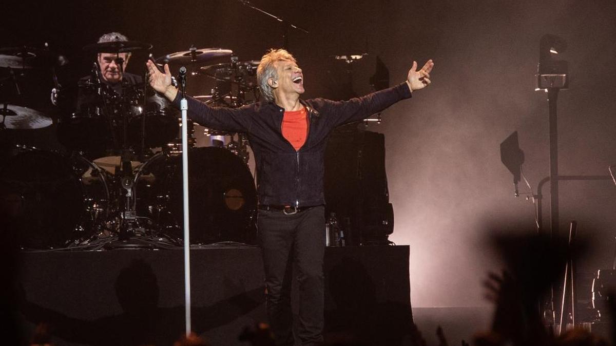 Jon Bon Jovi revels in applause at his band’s concert at Spectrum Center on Saturday night.