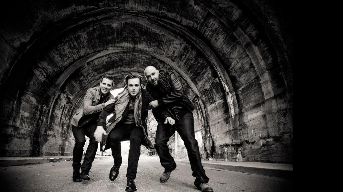 
(L to R) Drummer Richard Jackson, frontman Jonathan Jackson, and bassist Daniel Sweatt.
