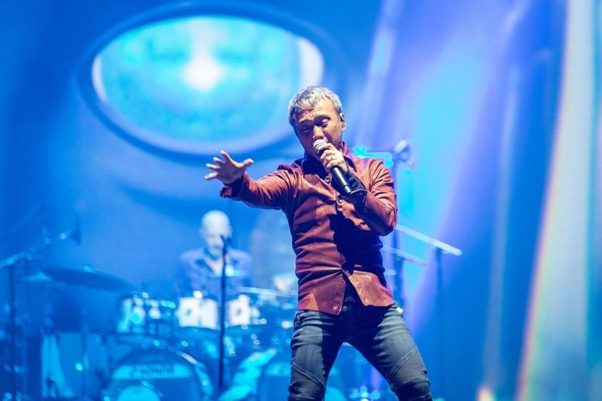 Arnel Pineda of Journey at Spectrum Center on Saturday night.