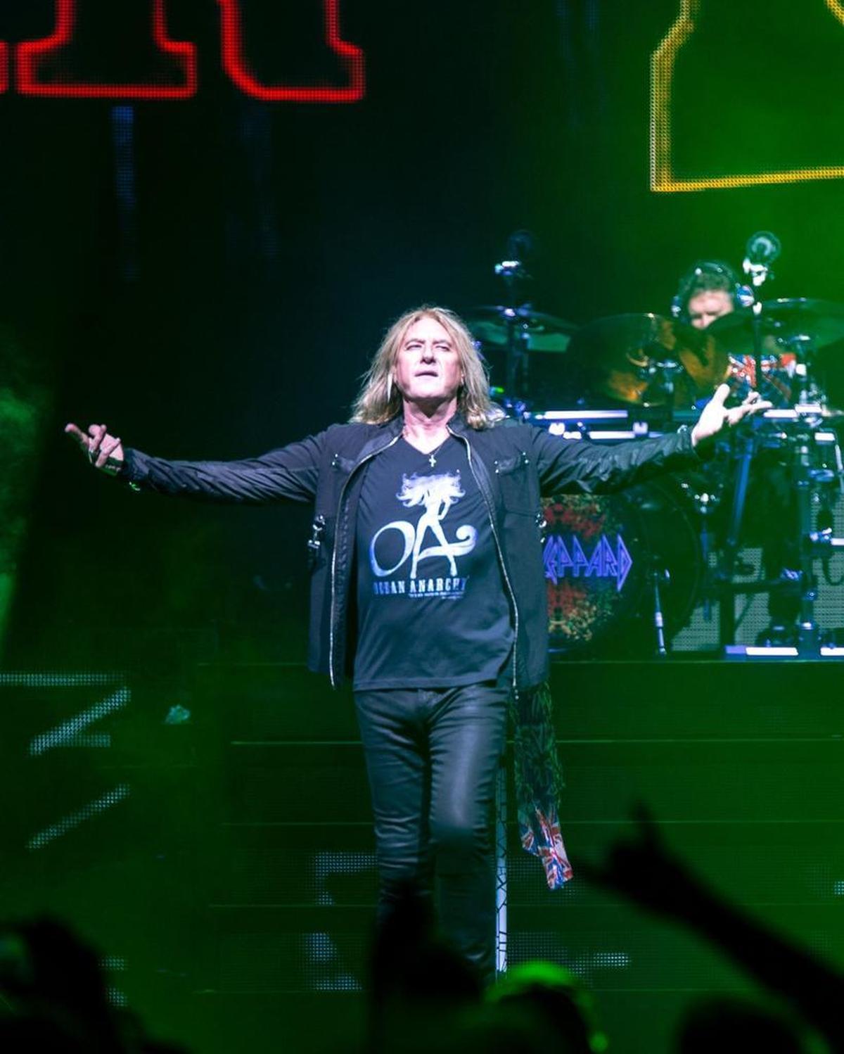 Joe Elliott of Def Leppard at Spectrum Center on Saturday night.