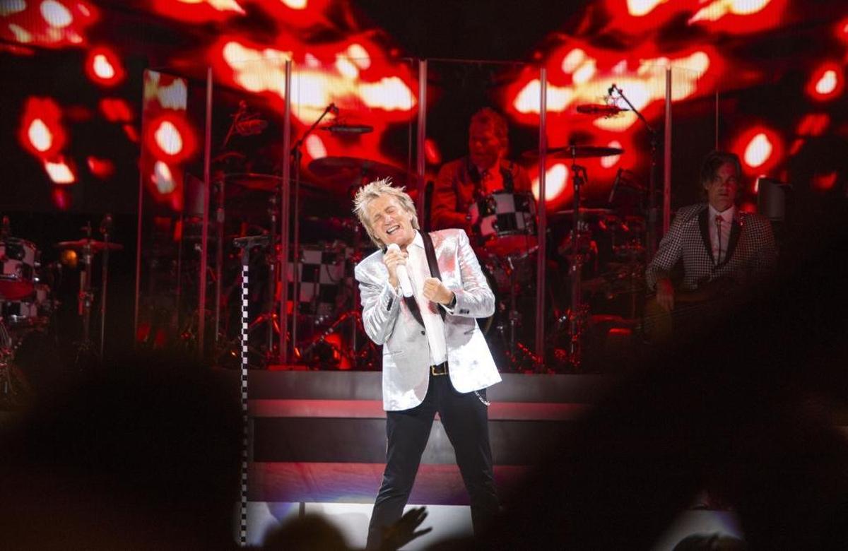 Rod Steward sings out during his concert at the Spectrum Center on Saturday, July 28, 2018.