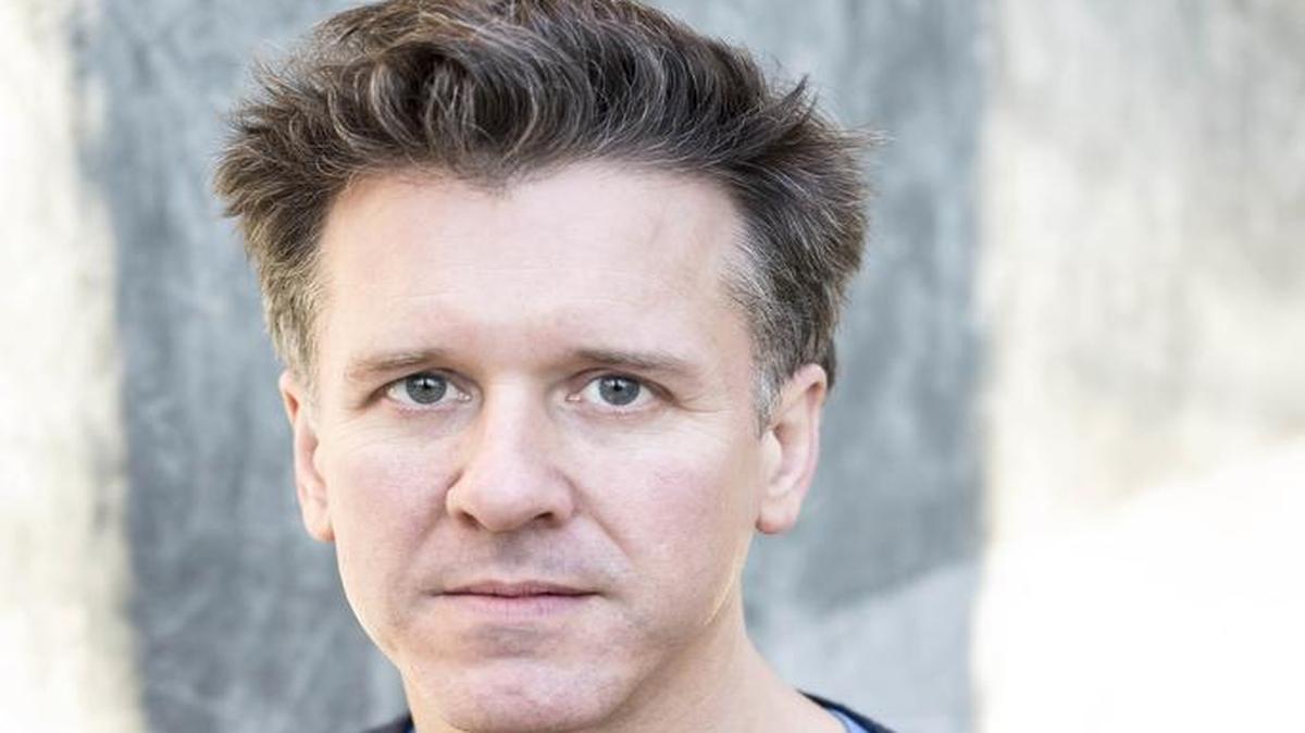 
Superchunk frontman Mac McCaughan recreates the longing romanticism of `80s alt-rock on “Non-Believers.” 
