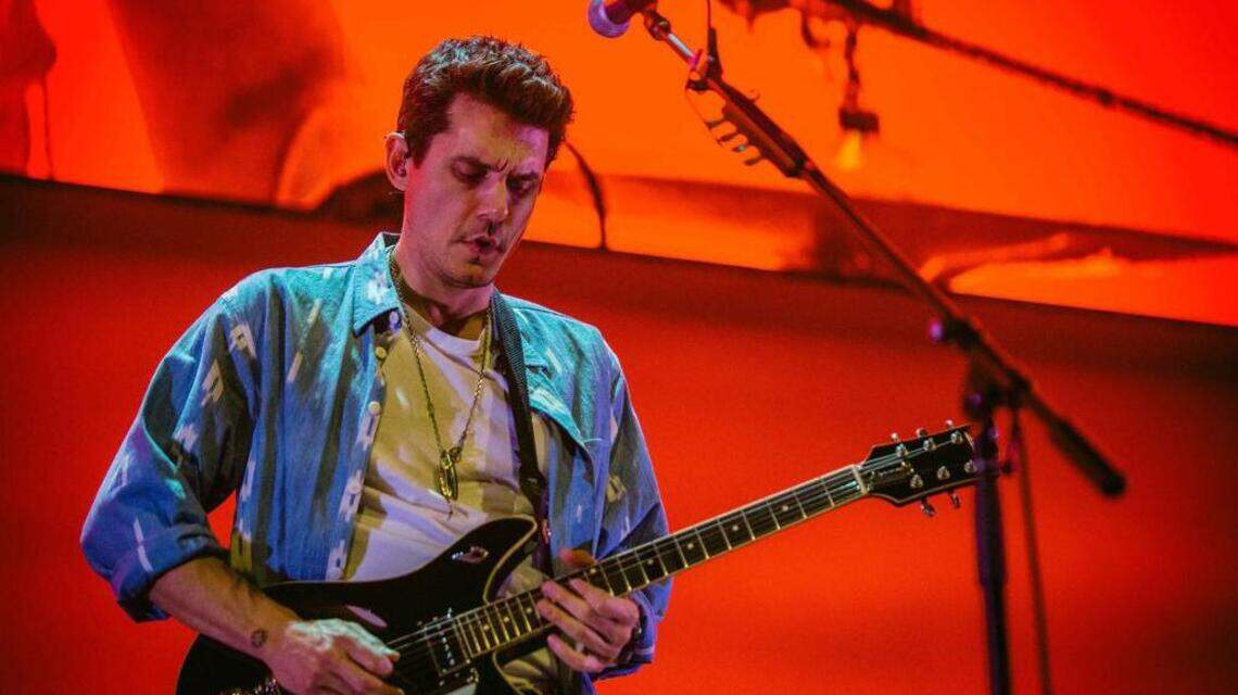 Concert review: Yup, John Mayer nailed his guitar solos — and his shaggy-dog story