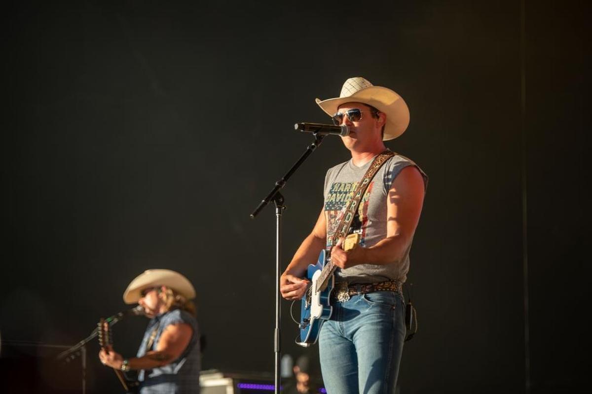 Jon Pardi performs his opening set at PNC Music Pavilion in Charlotte on Friday night.