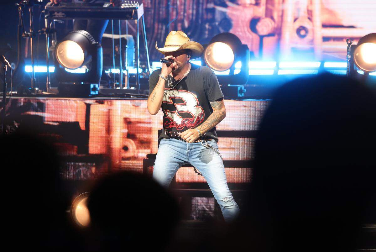 Country music artist Jason Aldean peforms Friday, Aug. 22, 2022 at the PNC Pavillion in Charlotte.