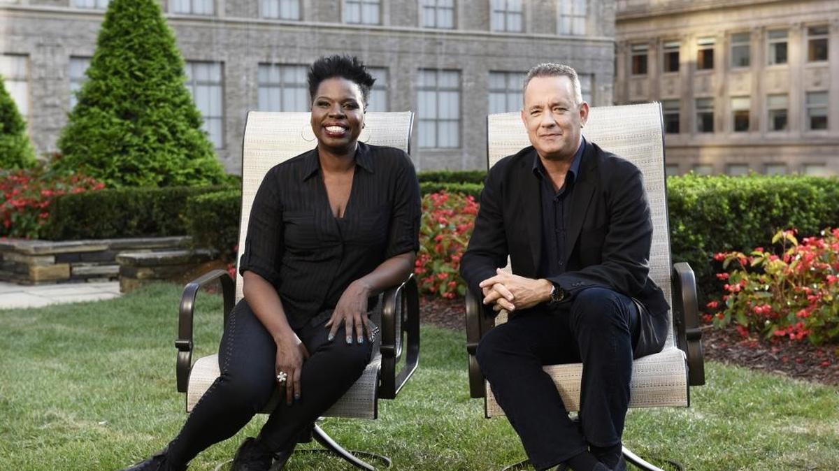 “Saturday Night Live” cast member Leslie Jones, left, with this week’s host, Tom Hanks.
