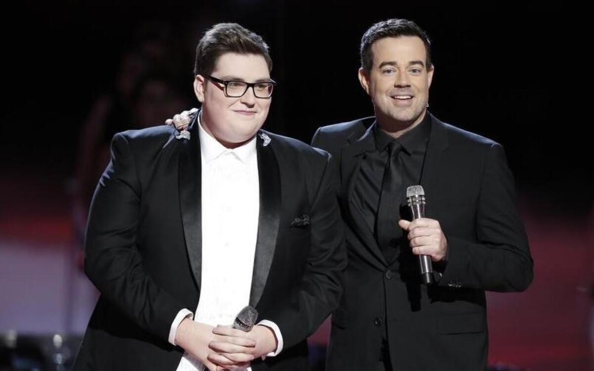 THE VOICE -- "Live Finale" Episode 918A -- Pictured: (l-r) Jordan Smith, Carson Daly