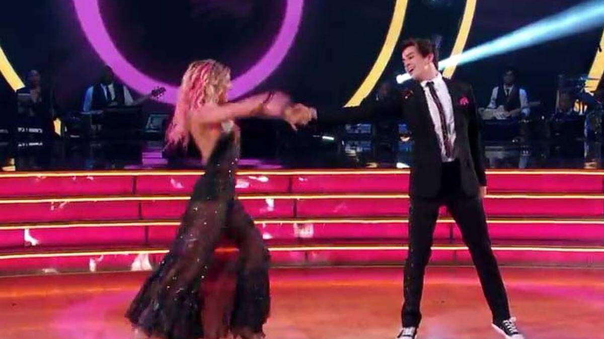 Hayes Grier & Emma Slater dance the Foxtrot to "Are You Gonna Be My Girl."