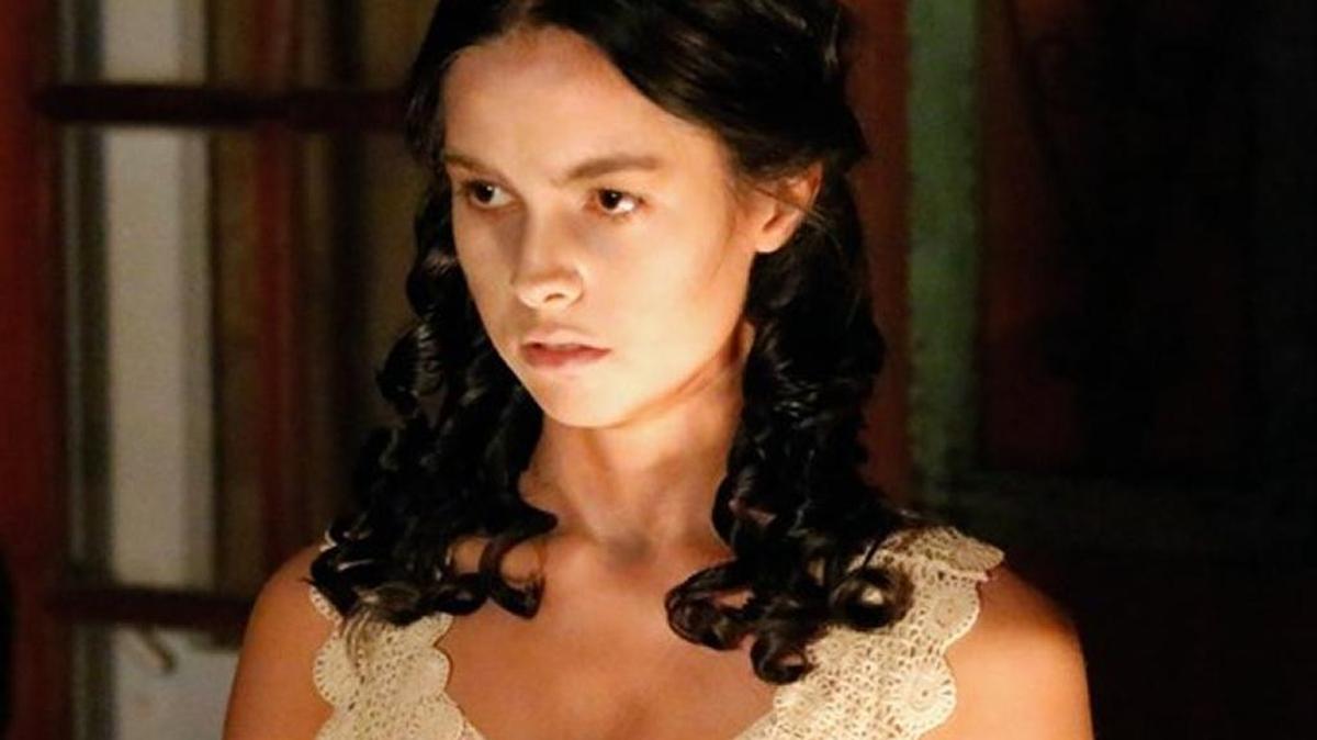 Lexi Giovagnolia as Julia McCoy in “Honeymoon From Hell.”