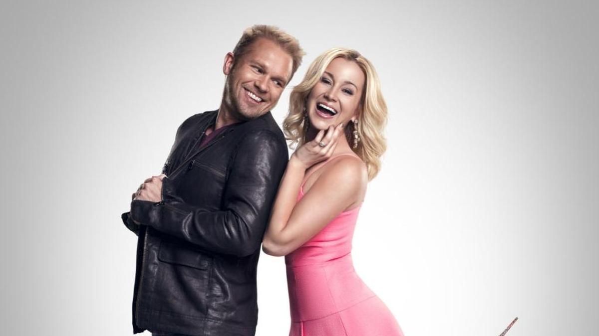 Kellie Pickler, right, and her husband Kyle Jacobs are the stars of “I Love Kellie Pickler” on CMT.