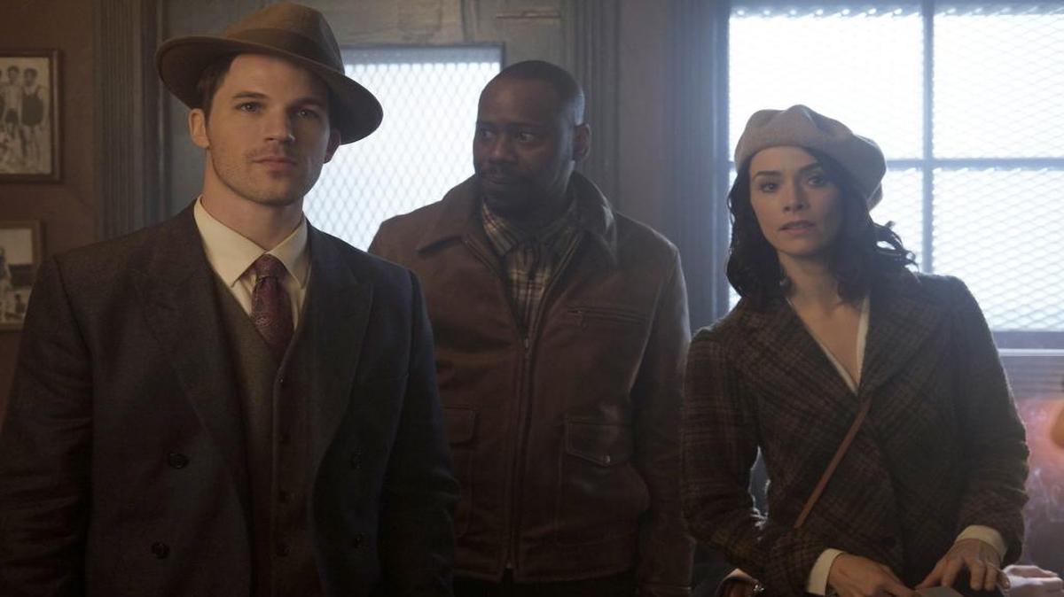 (L-R): Matt Lanter as Wyatt Logan, Malcolm Barrett as Rufus Carlin, Abigail Spencer as Lucy Preston in NBC’s “Timeless.”