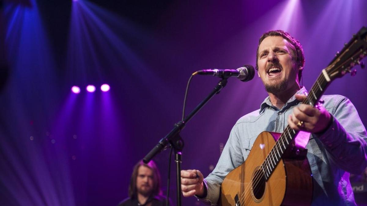 
Sturgill Simpson performs tunes from his acclaimed LP “Metamodern Sounds in Country Music.”
