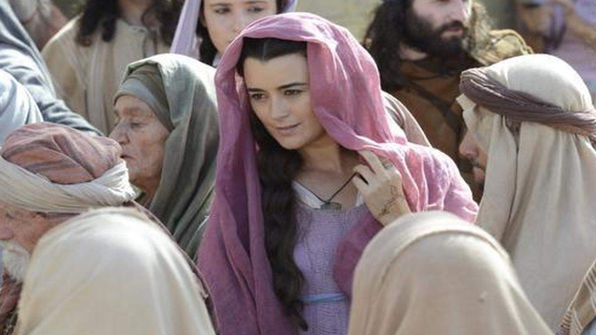 
 Cote de Pablo as Shirah in the CBS miniseries “The Dovekeepers.” 
