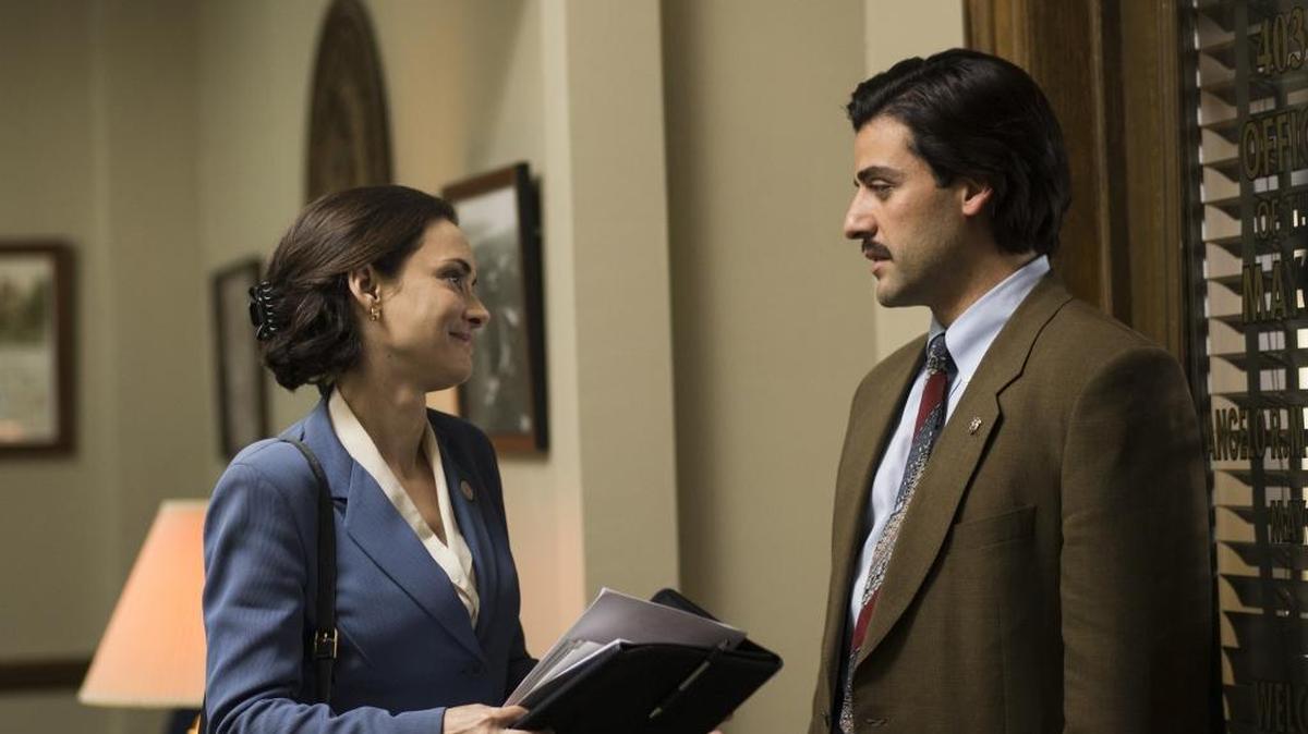 
Winona Ryder (left) and Oscar Isaac in HBO’s “Show Me a Hero.” 
