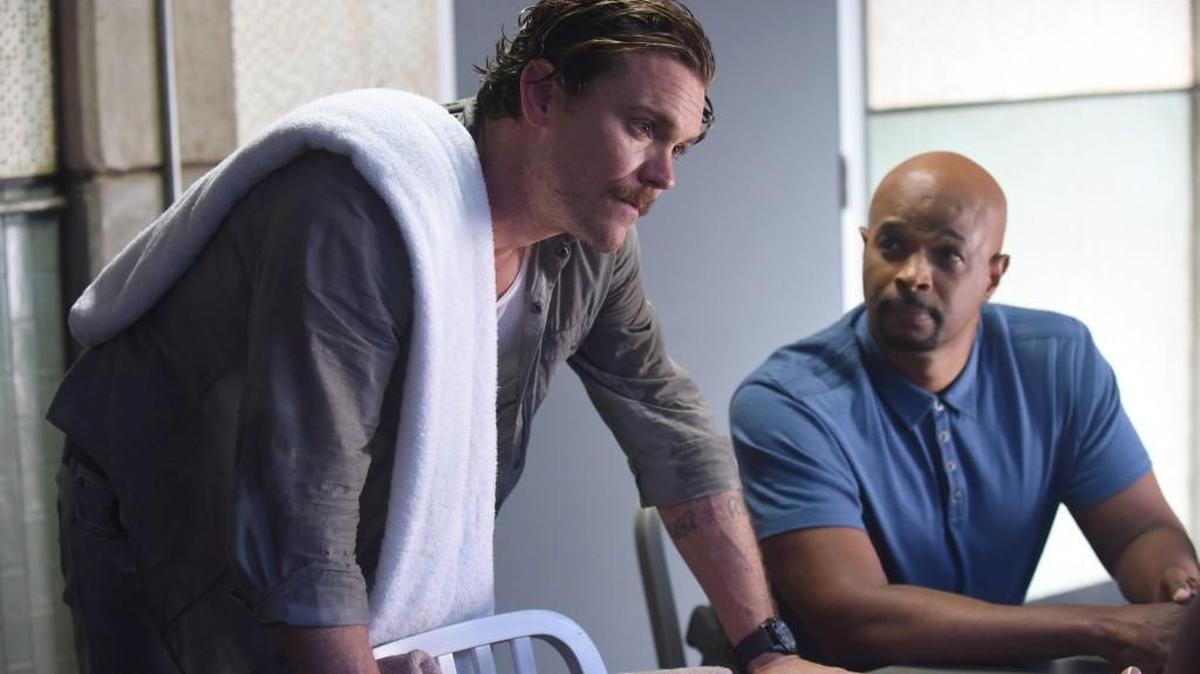 Clayne Crawford, left, as Riggs and Damon Wayans as Murtaugh in “Lethal Weapon” on Fox.