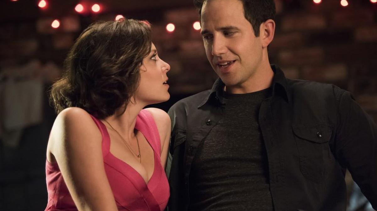 
Rachel Bloom (left) as Rebecca Bunch and Santino Fontana as Greg Serrano in The CW’s “Crazy Ex-Girlfriend.” 
