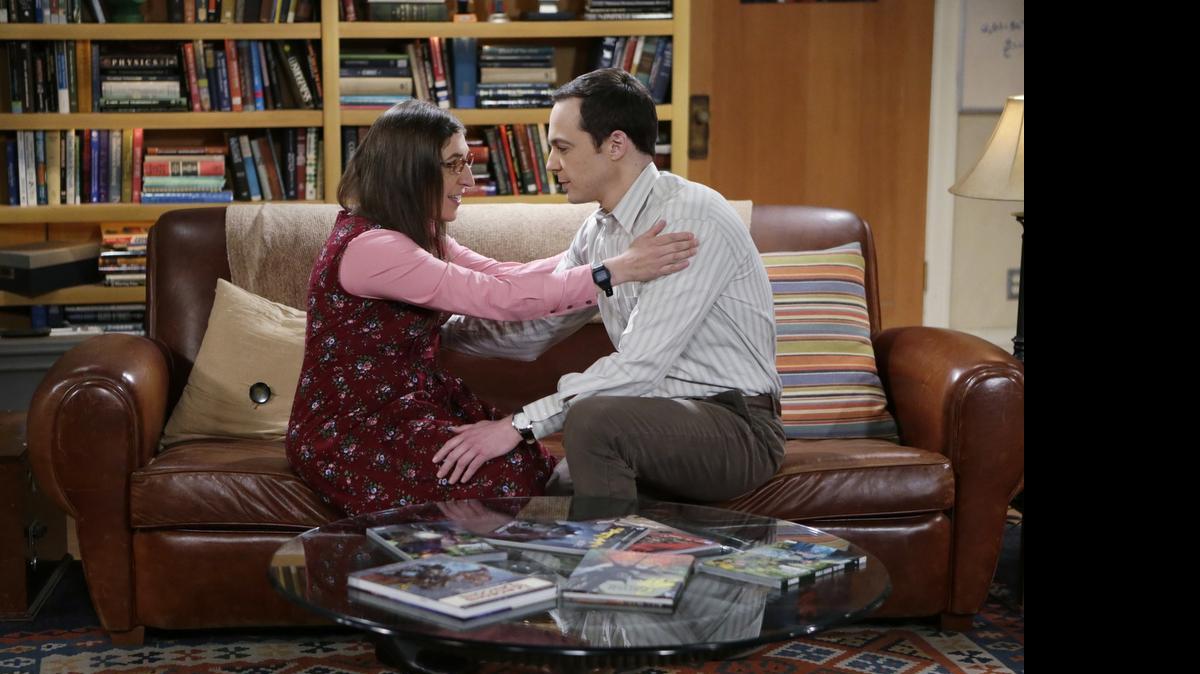 
Sheldon (Jim Parsons, right) and Amy (Mayim Bialik, left) on the season finale of “The Big Bang Theory” on CBS. 
