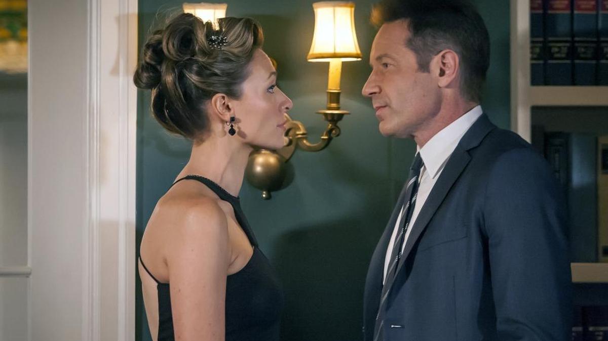 Michaela McManus (left) as Grace Karn and David Duchovny as Sam Hodiak on NBC’s “Aquarius.”