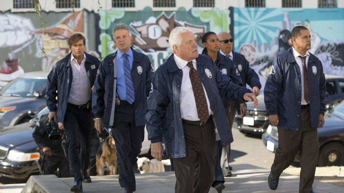 In the “Major Crimes” season finale, the threads of seven murders are tied together, and the field of suspects is narrowed to three.
