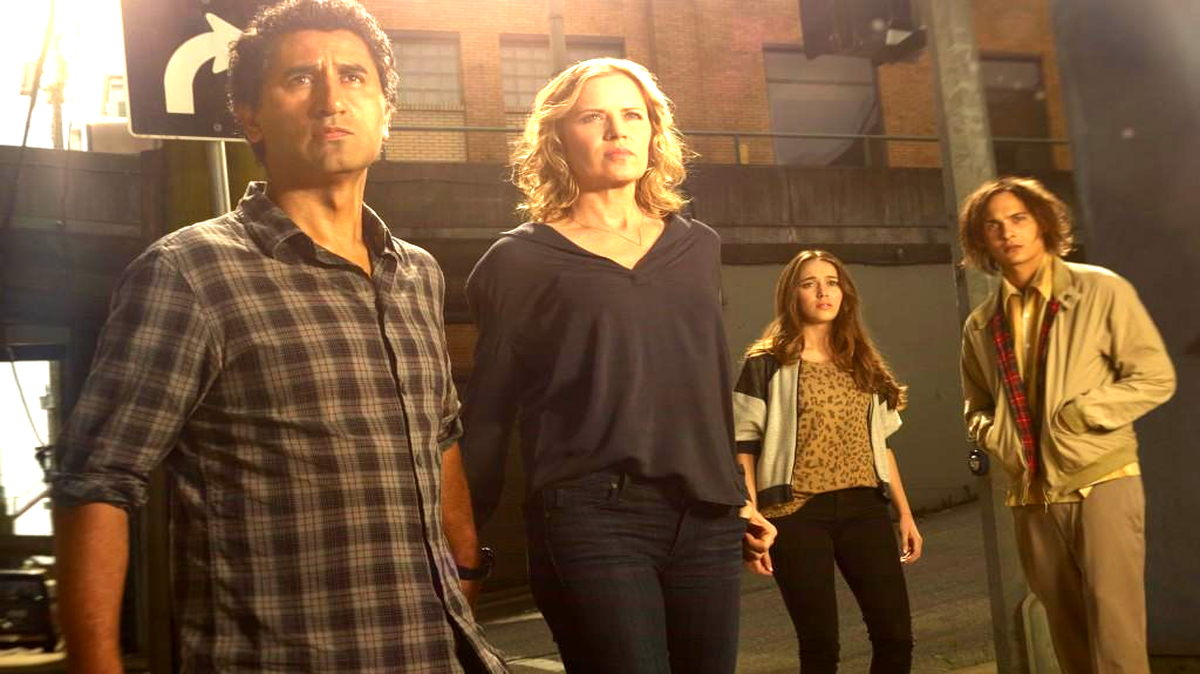 
(L-R): Cliff Curtis as Travis, Kim Dickens as Madison, Alycia Debnam Carey as Alicia and Frank Dillane as Nick in “Fear the Walking Dead” on AMC.
