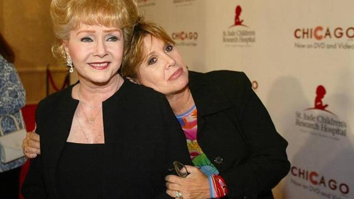 Debbie Reynolds, left, and Carrie Fisher in 2003.