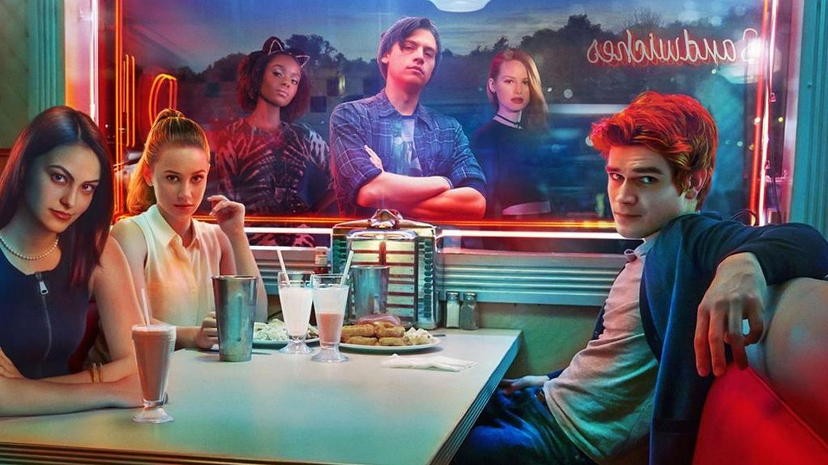 (L-R): Camila Mendes as Veronica, Lili Reinhart as Betty, Ashleigh Murray as Josie, Cole Sprouse as Jughead, Madelaine Petsch as Cheryl and KJ Apa as Archie in the new series “Riverdale.”