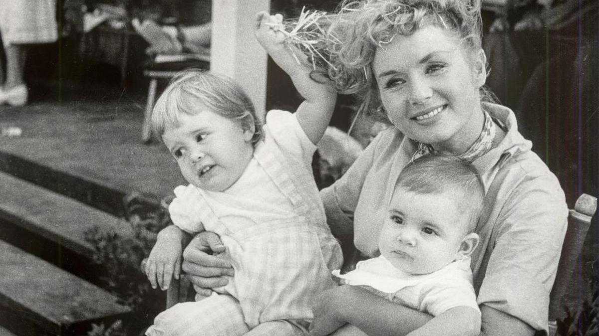 (L-R): Carrie Fisher, Debbie Reynolds and Todd Fisher.