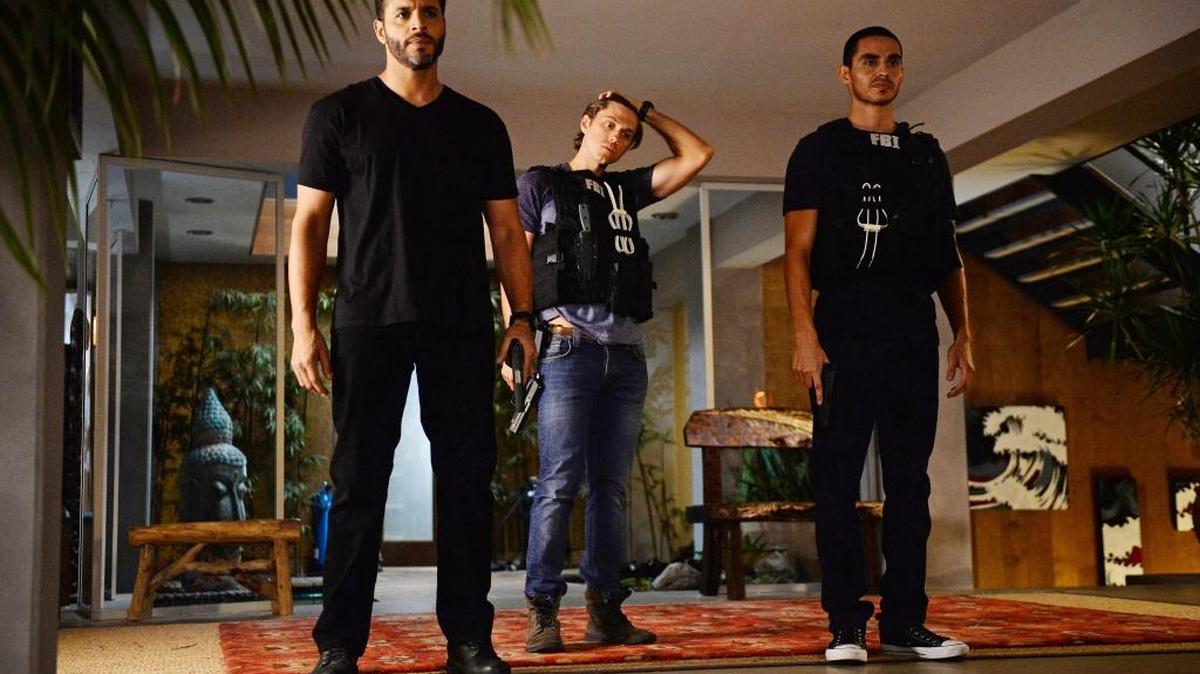 
 (L-R) Daniel Sunjata as Paul Briggs, Aaron Tveit as Mike Warren and Manny Montana as Joe "Johnny" Tuturro in “Graceland” on USA. 
