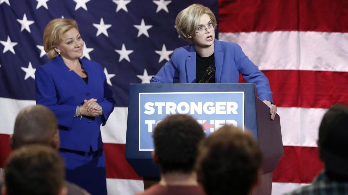Nicole Sullivan (left) as Hillary Clinton and Carlie Craig as Elizabeth Warren in the premiere episode of “MADtv.”