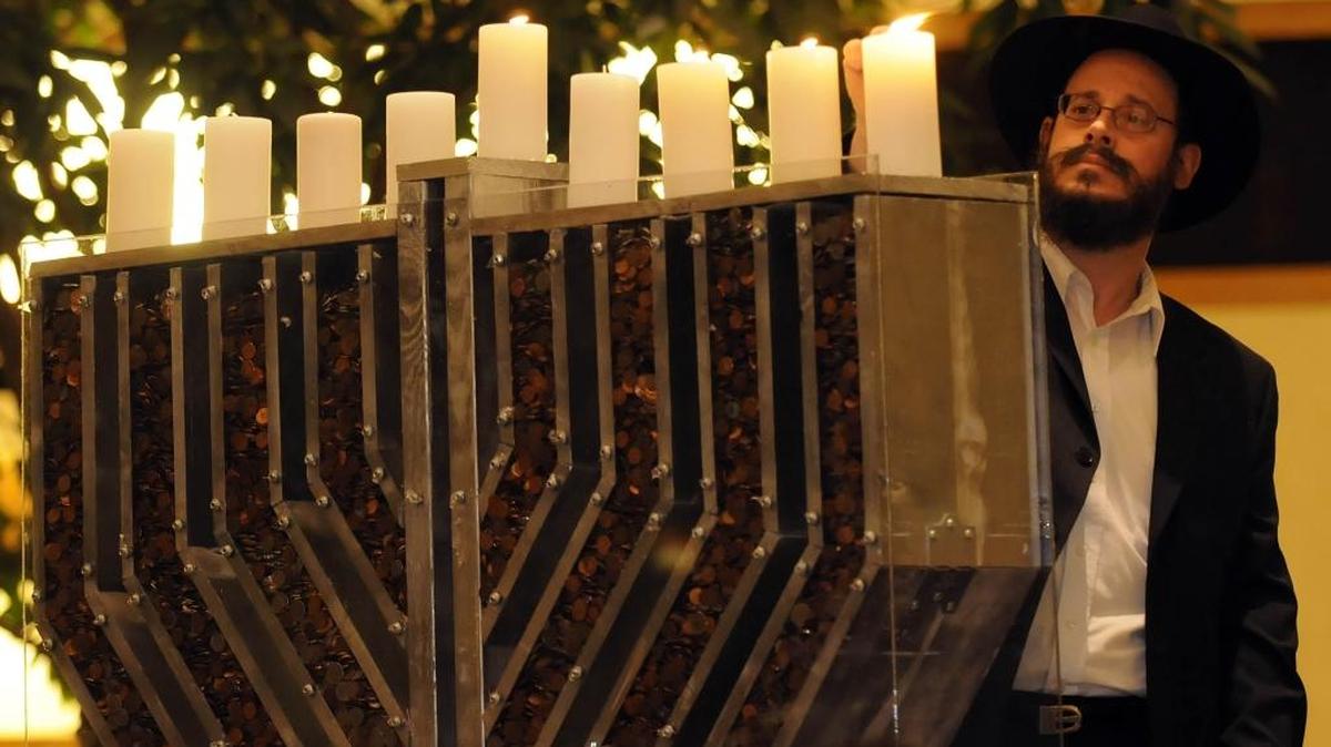 SouthPark Hanukkah Celebration SouthPark Mall, 4400 Sharon RoadSunday 5 p.m.: A giant menorah lighting, Hanukkah treats like donuts, gelt (chocolate candy shaped like coins), music, children’s activities and more.