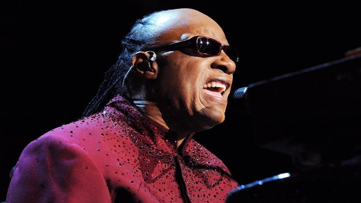 Stevie Wonder, seen here on his “Songs in the Key of Life Performance” tour in Las Vegas, gave Time Warner Cable Arena three hours and 40 minutes of love Saturday night.