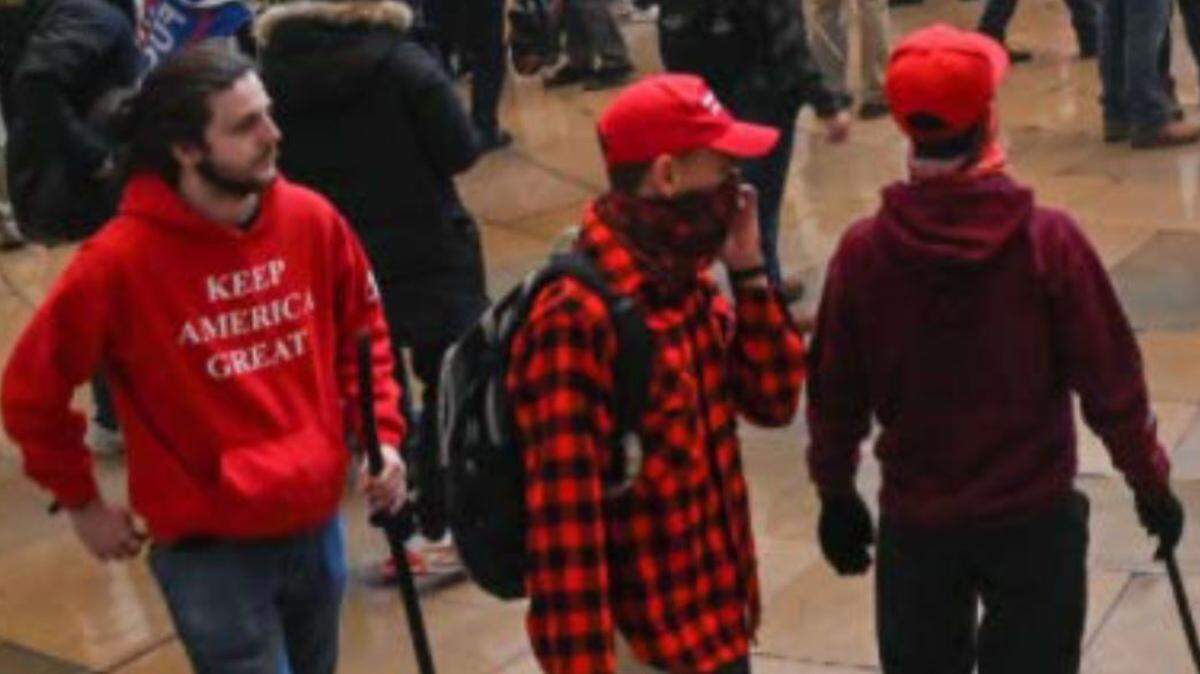 NC man posed with Ike inside the US Capitol. Then his family turned him in to the feds.
