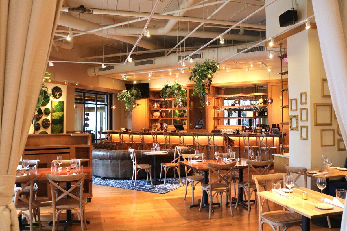 Dilworth Tasting Room has extended its Friday and Saturday hours at its SouthPark location.