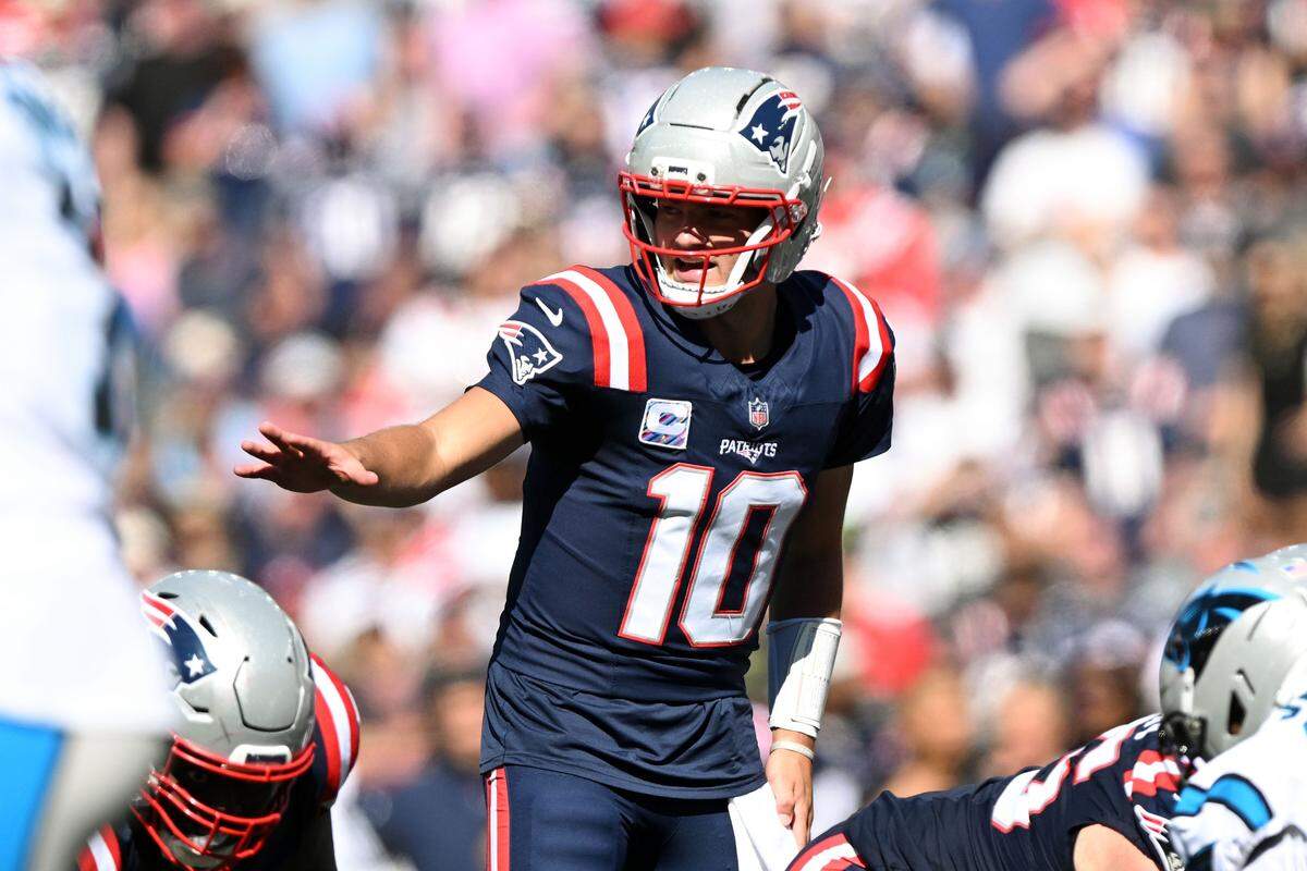 New England Patriots quarterback Drake Maye (10) calls a play against the Carolina Panthers during Sunday’s first half at Gillette Stadium.