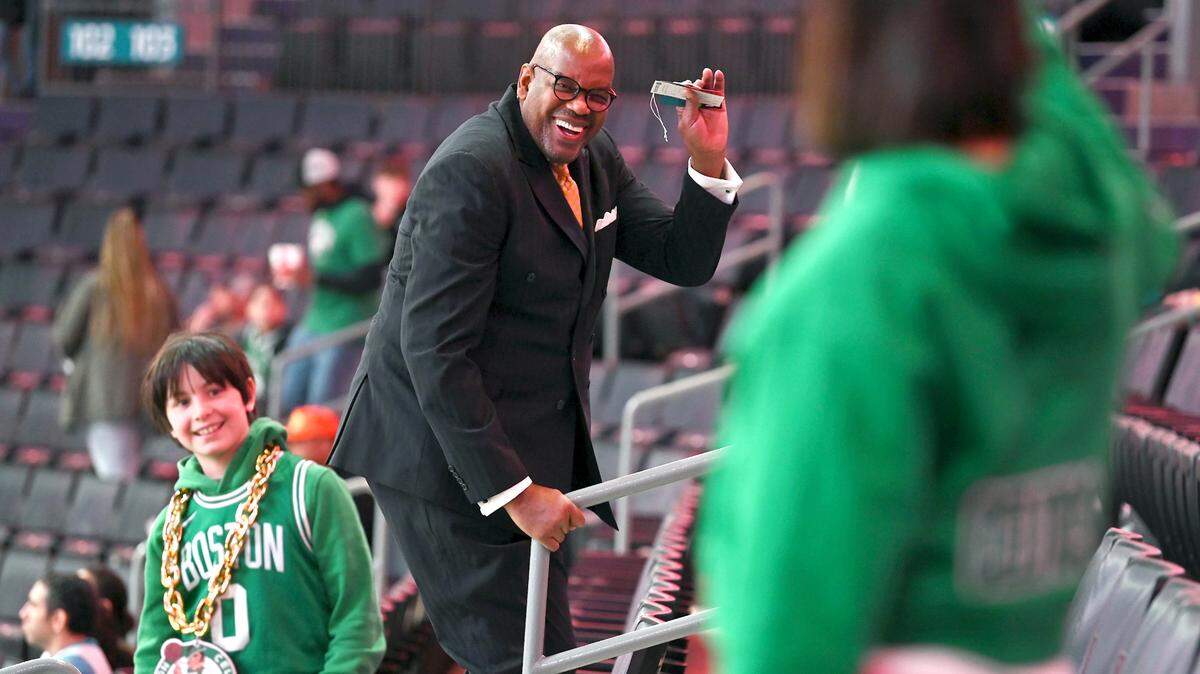 Cornbread unplugged: Charlotte’s Cedric Maxwell on Bird, Barkley and 1977 Final Four