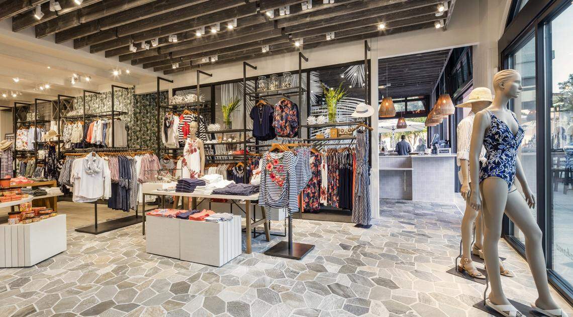 The familiar site of a Tommy Bahama clothing store is being combined with a bar and restaurant at SouthPark Mall for the company’s first Marlin Bar in North Carolina.