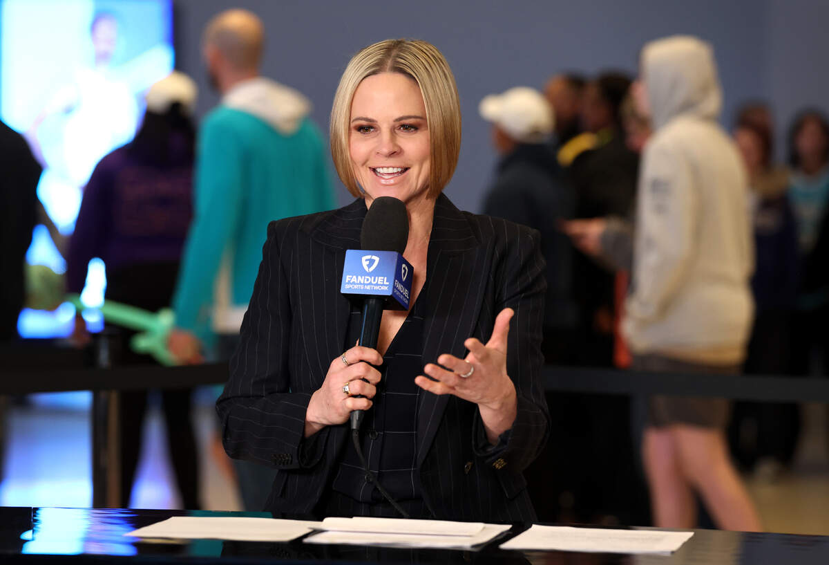 Charlotte Hornets TV sideline reporter and host Shannon Spake talks to viewers prior to the team’s game against the Los Angeles Lakers at Spectrum Center in Charlotte, NC on Monday, January 27, 2025.