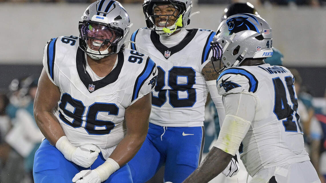 PHOTOS: Panthers pickup a win against the Jaguars, 34-17