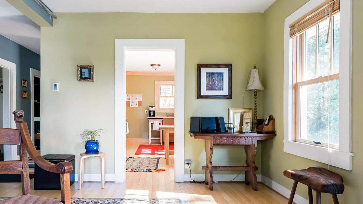 Kansas City is requiring short term rentals to pay a flat fee to the city as part of its new registration process.