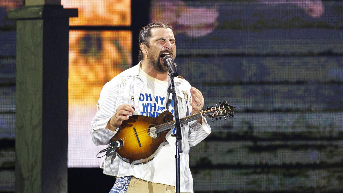 Concert review: Noah Kahan made a Raleigh football stadium feel like New England