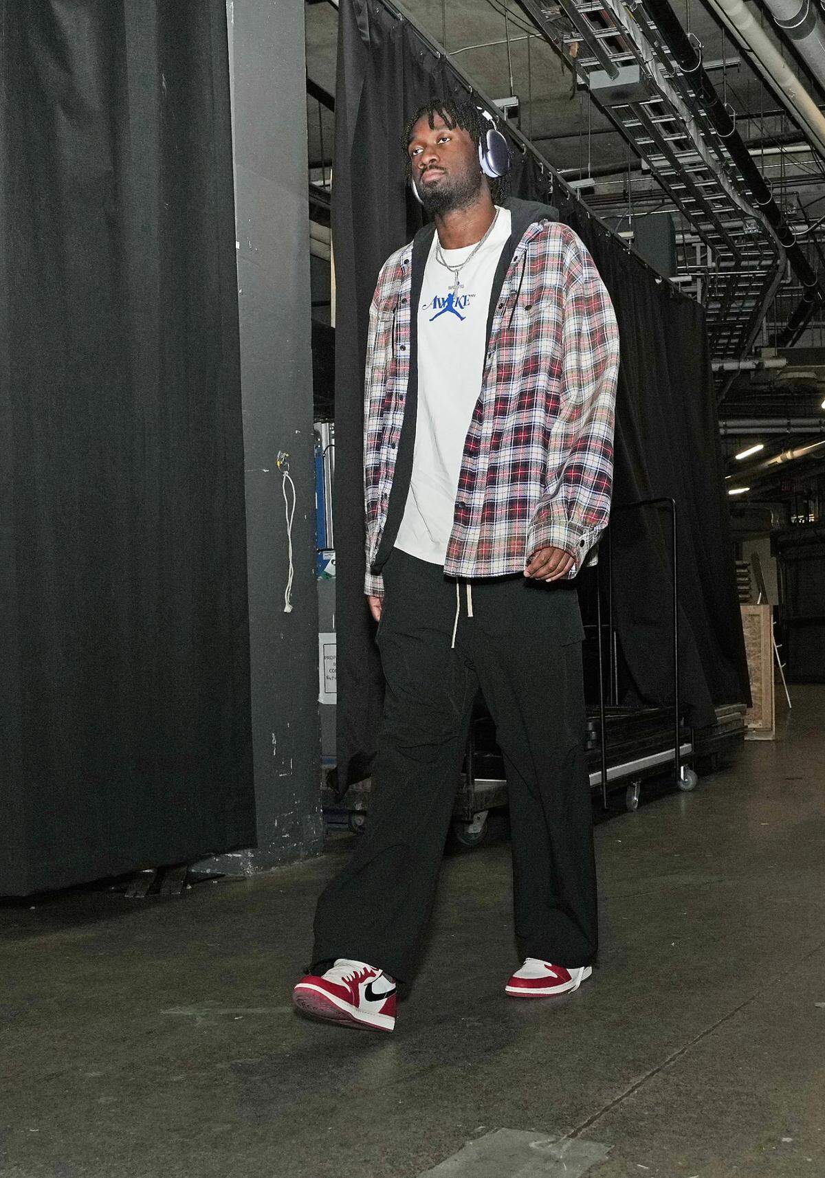 Charlotte Hornets center Mark Williams (5) arrives at the Scotiabank Arena before a game against the Toronto Raptors.