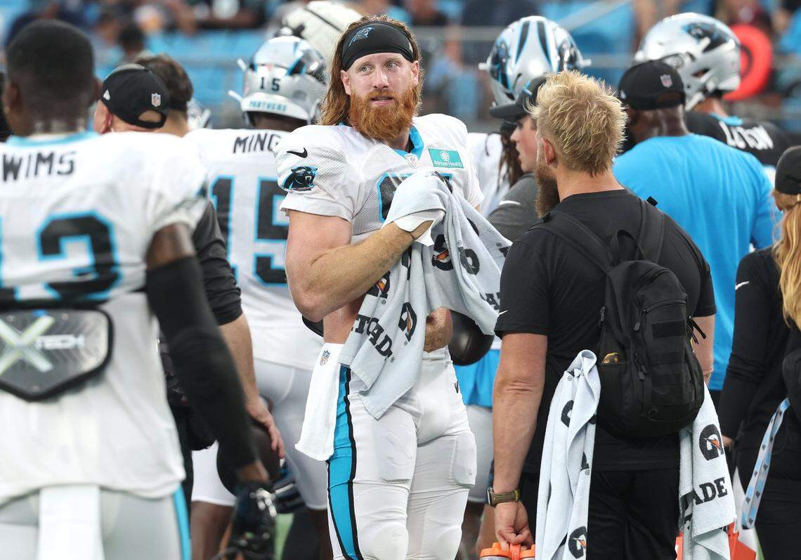 Carolina Panthers tight end Hayden Hurst, center, during the team’s Fan Fest practice at Bank of America Stadium on Wednesday, August 2, 2023.
