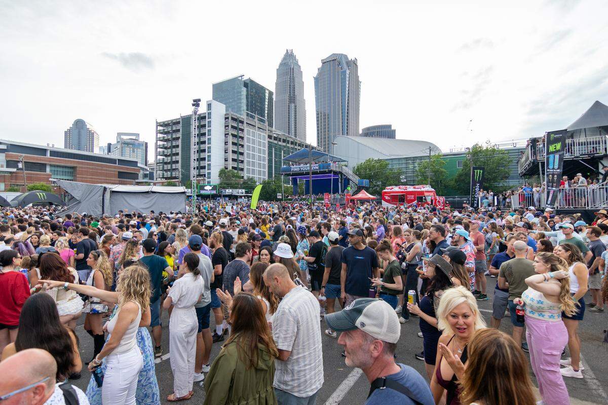 Fans at Lovin’ Life Music Fest 2025.