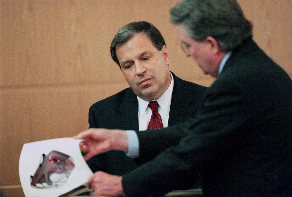 Mark Post, an FBI agent from Jackson, Tenn., testifies at the murder trial of Rae Carruth. Post still vividly remembers the day he and his fellow FBI agents were called in to look for Carruth.