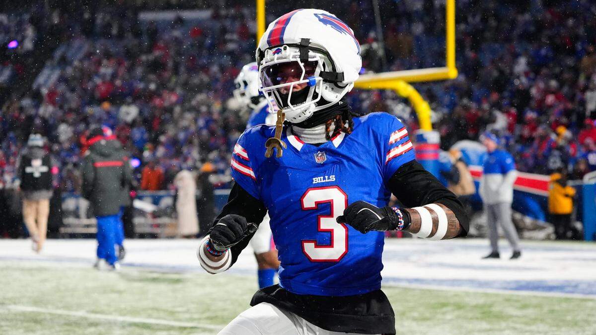 Jan 19, 2025; Orchard Park, New York, USA; Buffalo Bills safety Damar Hamlin (3) warms up before the game against the Baltimore Ravens in a 2025 AFC divisional round game at Highmark Stadium. Mandatory Credit: Gregory Fisher-Imagn Images