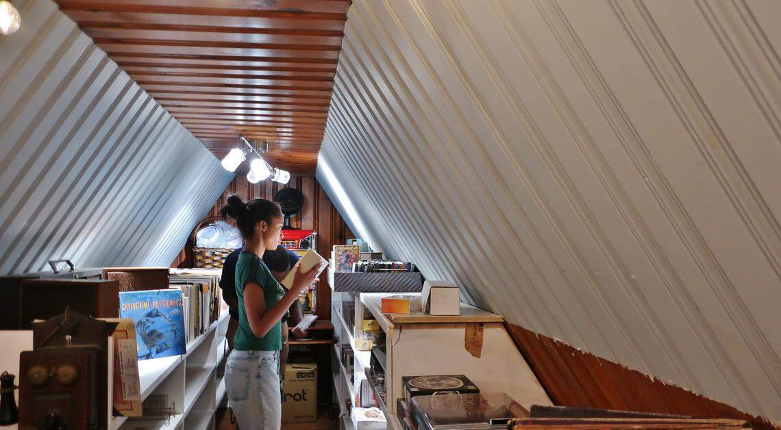 Nouveau Chapeau sells new, thrift and vintage clothing, jewelry and decor in Commonwealth.